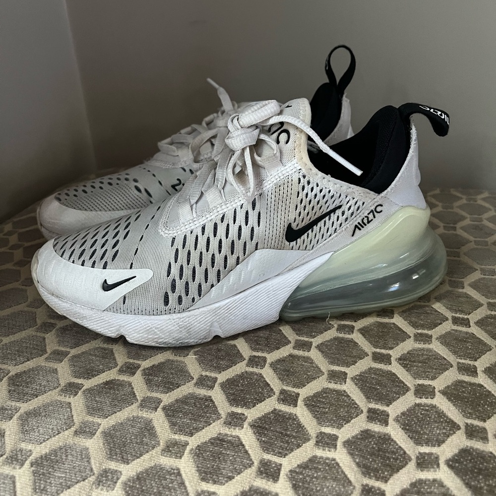 NIKE AIRMAX 270